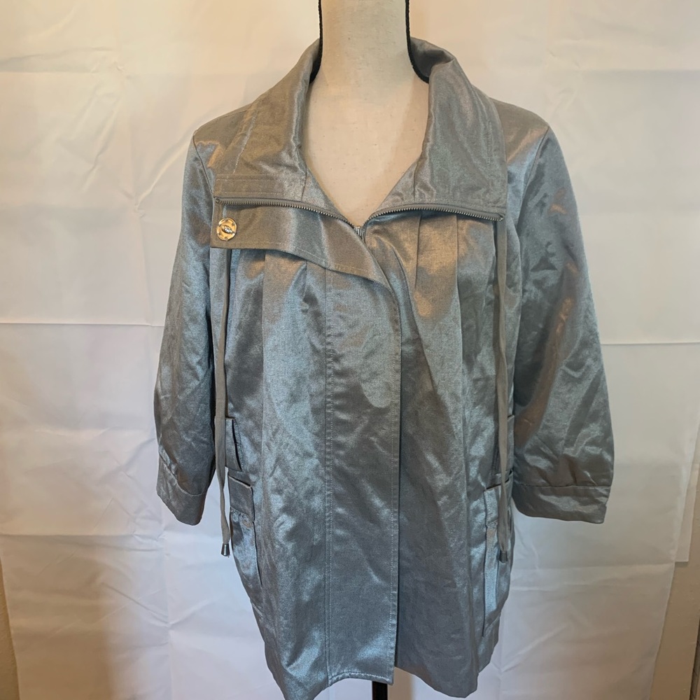 CACHE Silver jacket with 3/4 sleeves. Cute year round!